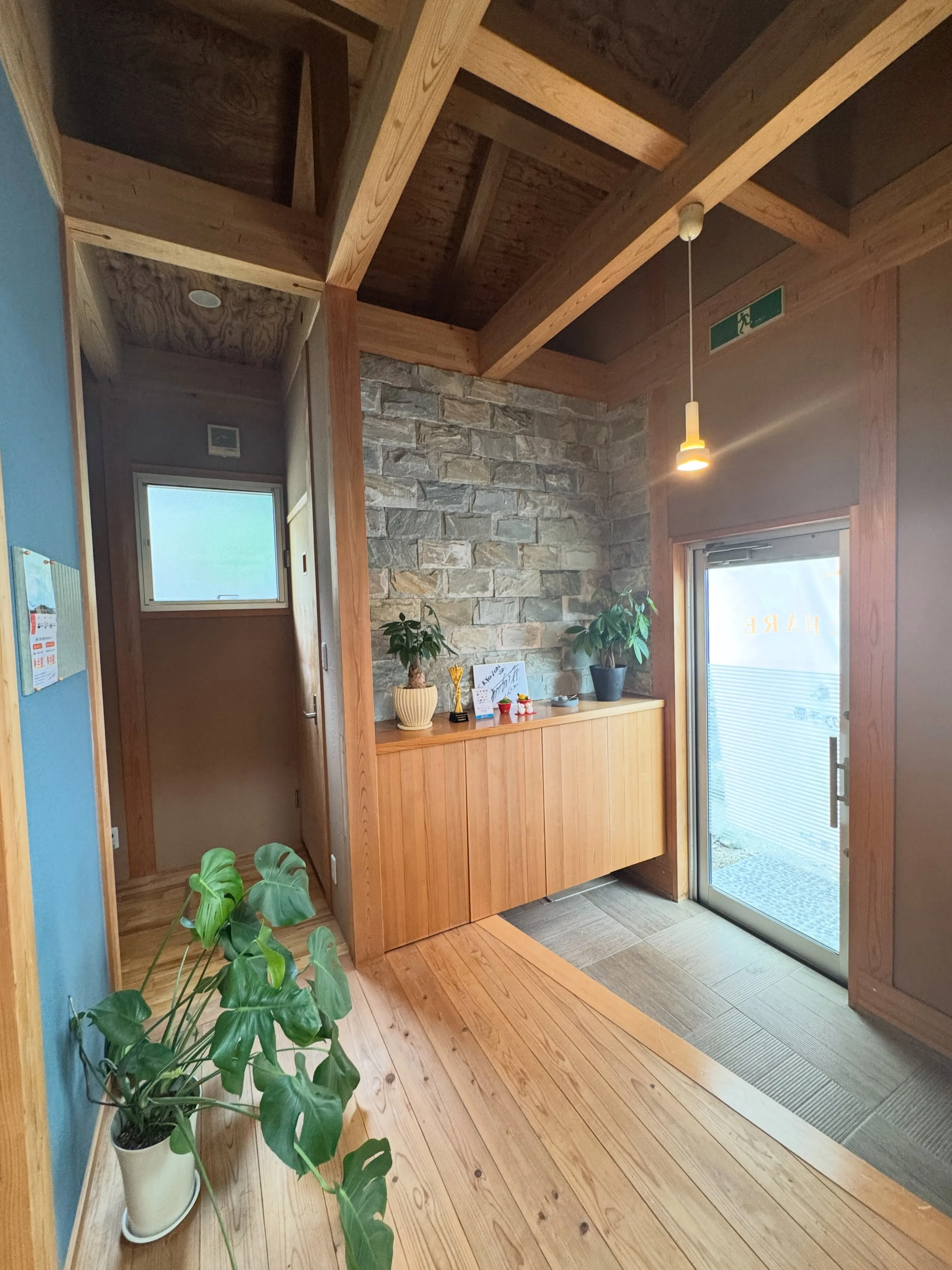 fitnessKYO:HARE gym entrance